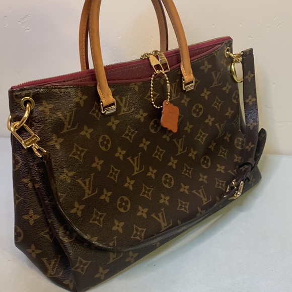 LOUIS VUITTON Pallas Monogram Bag - Picture 5 of 16